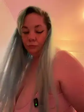 KawaiiKiki_247 live cam on StripChat