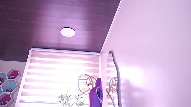 Rebecah_1 live cam on StripChat