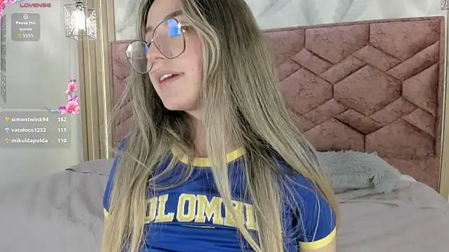 mia_belle11 live cam on StripChat