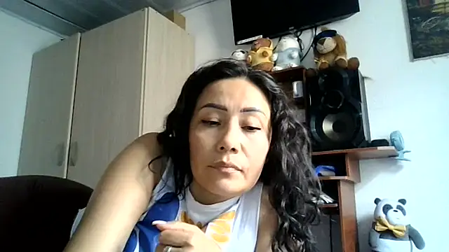 gaby_trent live cam on StripChat