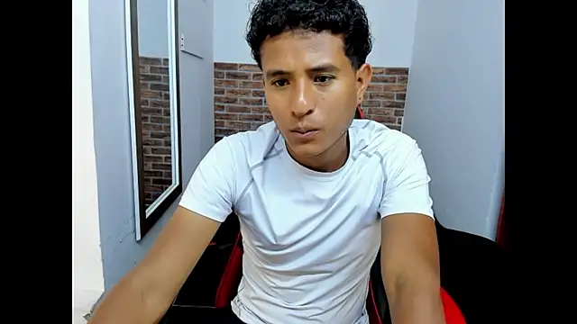 WIZARD-ALESSANDRO live cam on StripChat