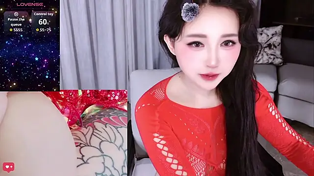 KissSnake live cam on StripChat
