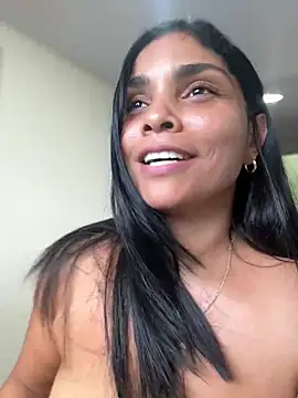 Emeraldash webcam stripchat model stream image