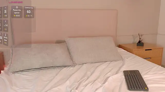 violeta_hills_ live cam on StripChat