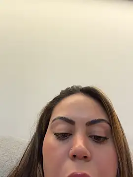 LariiHotWife