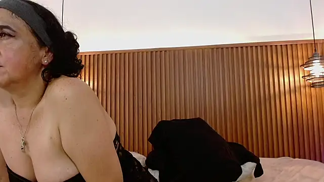 AnnytayIris69