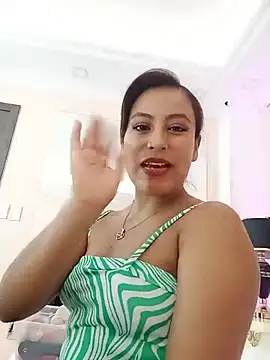 GraceHaze live cam on StripChat