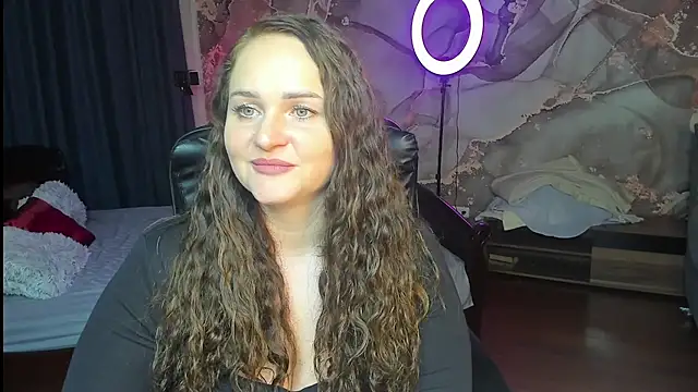 Chorna_Rouse live cam preview