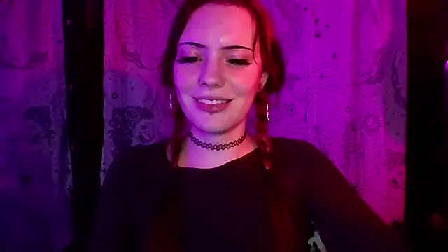 Alluring_Silk live cam on StripChat