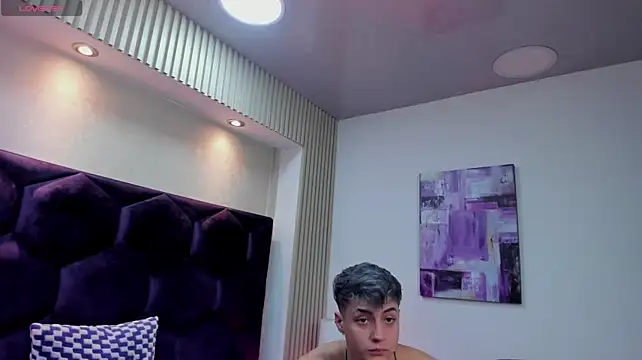 Ari_Stonne