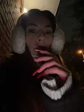 AmelieCrystal live cam on StripChat