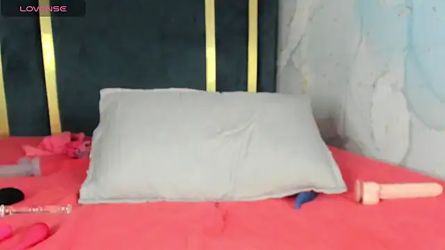 Ssara_marquez live cam on StripChat