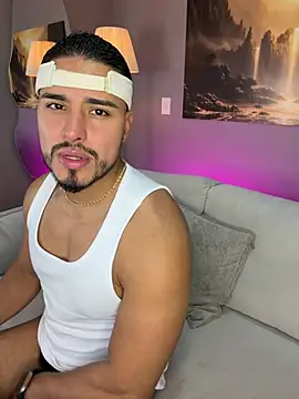 ApoloMakris live sex cam