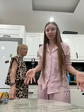 teaseme_bella