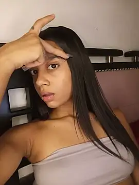 Zoe_Sweett18 live sex cam