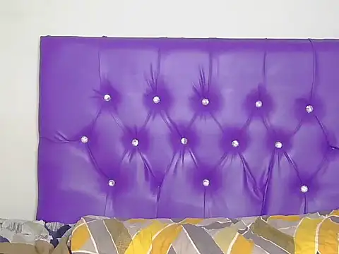 BustyOrgasmPie live cam preview