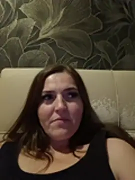 MilaMature live cam on StripChat