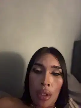 PrettyYoungHugeCockTS