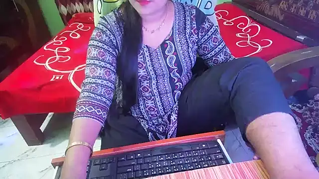 BengaliQueenStar live cam on StripChat