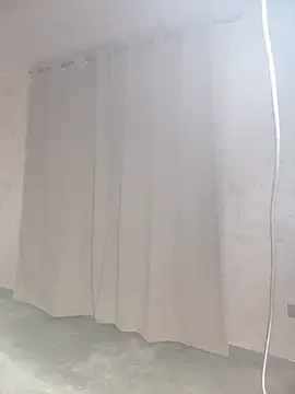 AMYRA_HOT