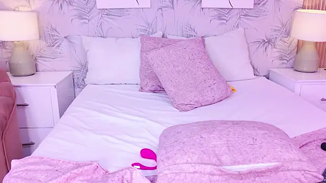 KikiiLove live cam preview