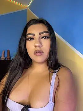 Laulin_TayyyX live cam preview