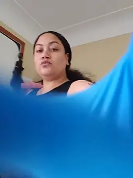 honeeyyy_pot live cam on StripChat