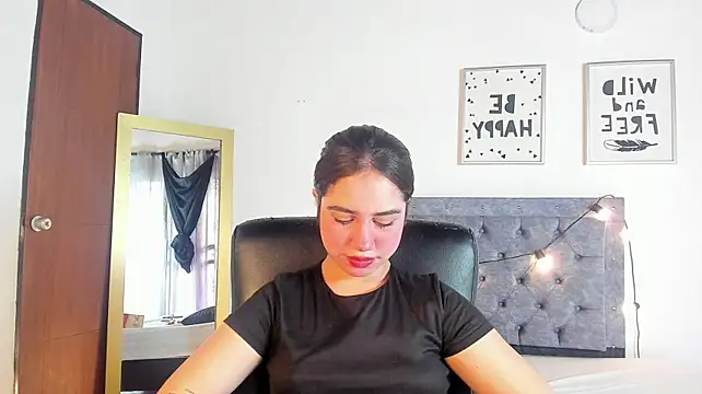 nayades_ricci live cam on StripChat
