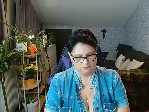 Newgirl4you live cam on StripChat