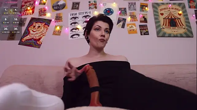 Luna_Blake live cam on StripChat