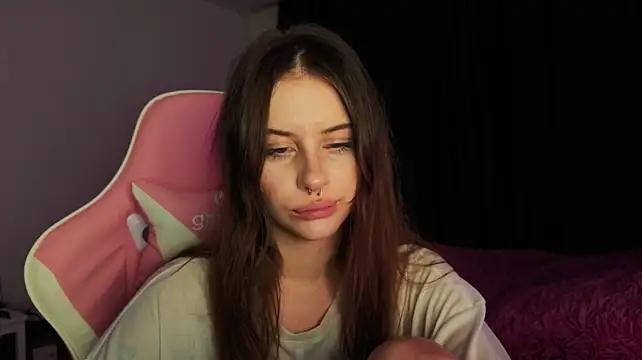 evvaavve live cam on StripChat