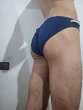 Aminosh live cam on StripChat