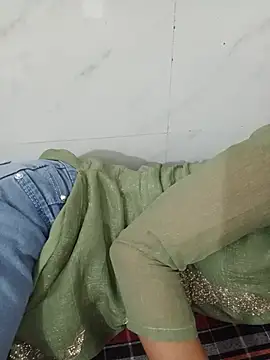 Hot_Riya_999