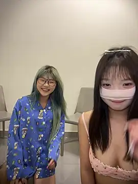 Rocket-Girl live cam on StripChat