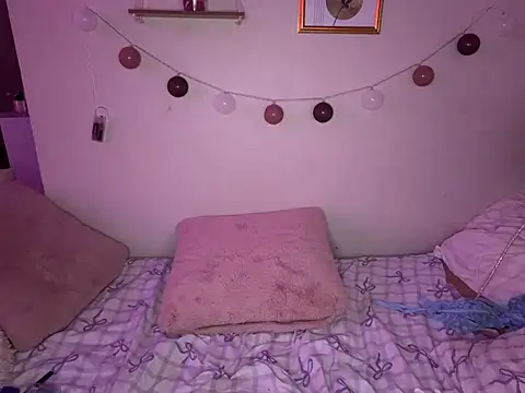 MielBTBF live sex cam