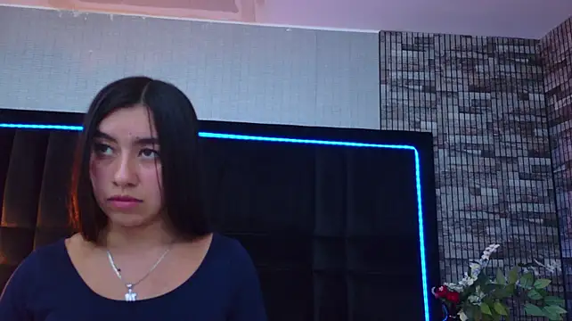 AlenaColeman live cam on StripChat