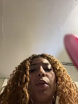 Tiana_prettyy live cam on StripChat