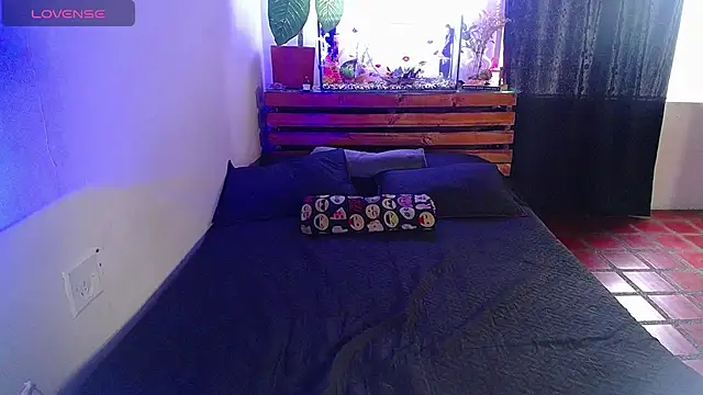 Karyblush25 live sex cam
