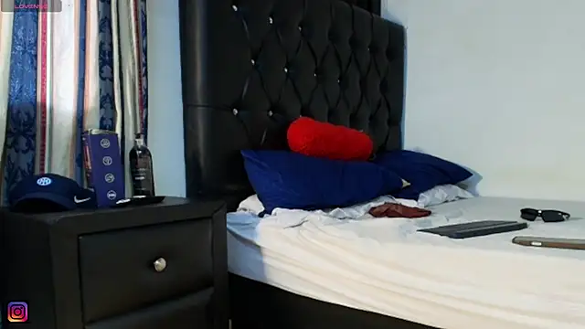 mikeblaree live cam on StripChat