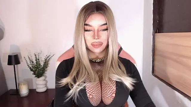 Zandralopez live cam on StripChat