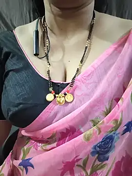 bhuvana_555 live cam on StripChat