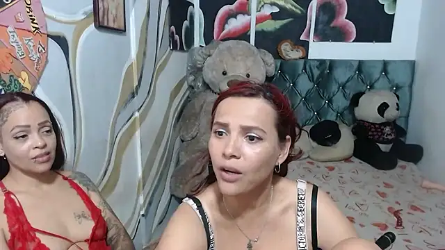 manzanahot9 live cam on StripChat