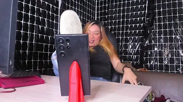 MissAlmaFenix webcam stripchat model stream image
