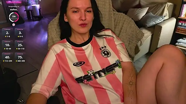 Val_lava live cam on StripChat