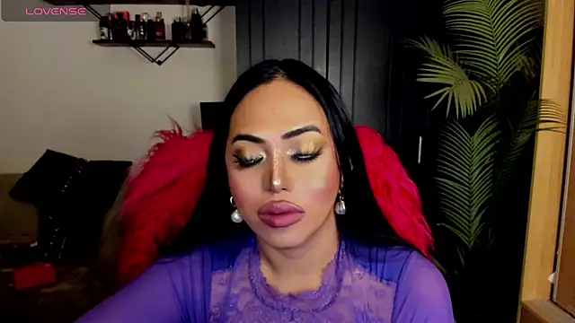 XGoodnessGracious live cam on StripChat