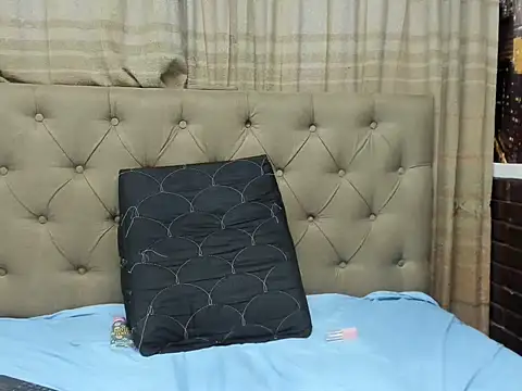 baby_luna_hot webcam