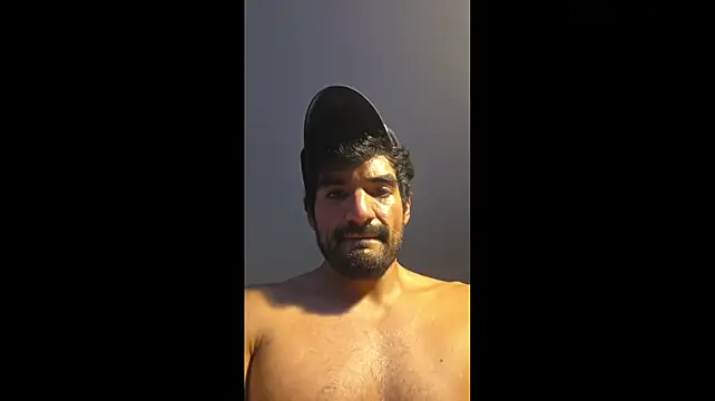 Yusef（piggylatino）
