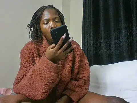 Dirtypetit live cam on StripChat