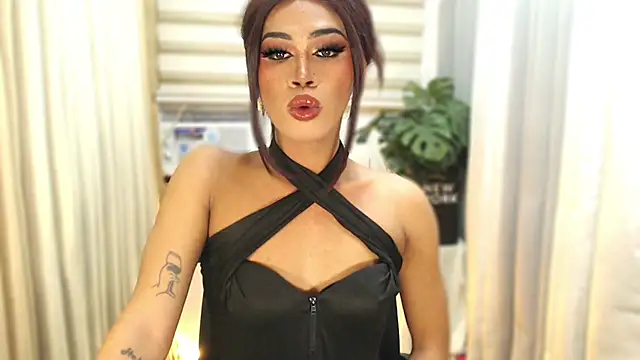 Winnie_Harllow live cam on StripChat