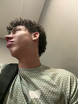 yoursexyjose live cam on StripChat